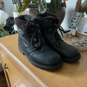 Blondo Weatherproof Black Winter Boots - Genuine Shearling